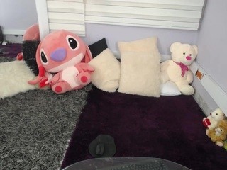 daniaa-lovely naked on cam. Free Live Sex Chat Room