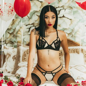 Deborah_scott naked before webcam in live video chat