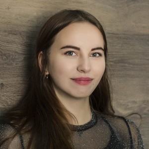 Delinya naked before webcam in live video chat