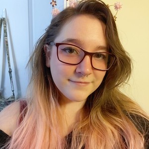 DeviousLion naked before webcam in live video chat