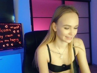 dolcevittaa naked on cam. Free Live Sex Chat Room