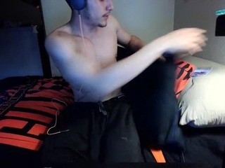 EMILIANO420 naked on cam. Free Live Sex Chat Room