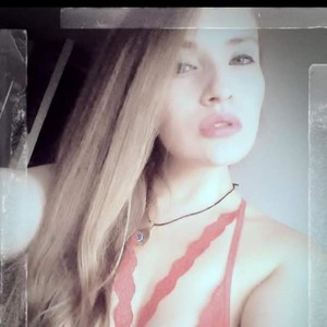 Exoticuteeyes naked before webcam in live video chat