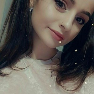 GeorgiaJones naked before webcam in live video chat