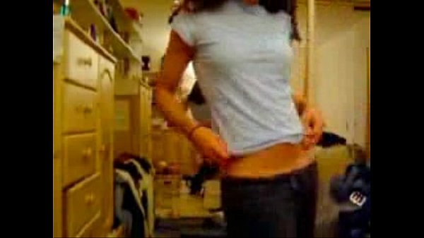 Gonewildselfies.com –  girl stripping on cam (1)