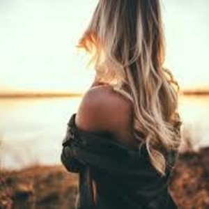 Hazel_Moore naked before webcam in live video chat