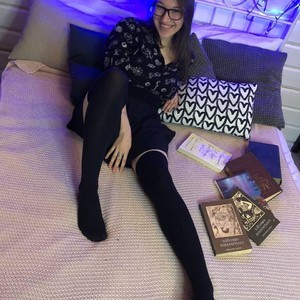 HoneyDivine77 naked before webcam in live video chat