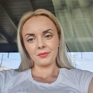 Ivonne_sins naked before webcam in live video chat