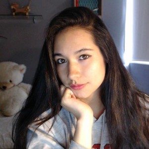 Jade_leon_ naked before webcam in live video chat