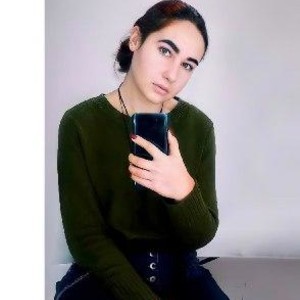 JiniaMiris naked before webcam in live video chat
