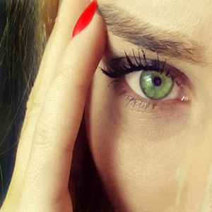 KarlaKeen naked before webcam in live video chat