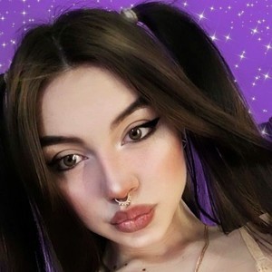 Kate__Moore naked before webcam in live video chat