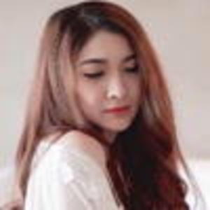 Kathy_Lyly naked before webcam in live video chat