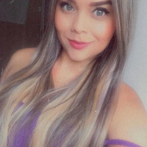 Katy_johnson naked before webcam in live video chat