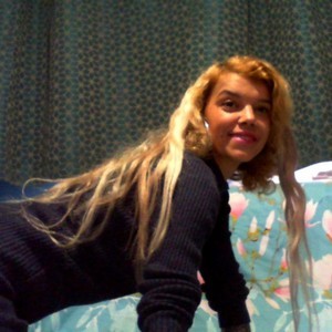 KatyHotSquirt naked before webcam in live video chat