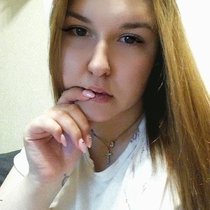 Kelly_Kins naked before webcam in live video chat