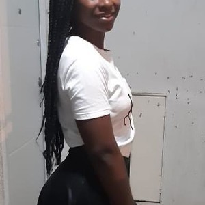 Kenialover naked before webcam in live video chat