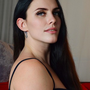 Kristin_cat_ naked before webcam in live video chat