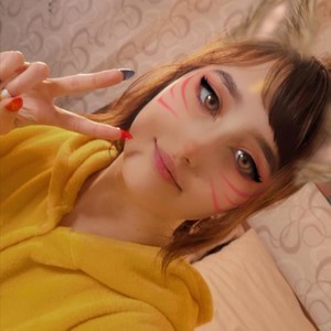 LanaMillie naked before webcam in live video chat