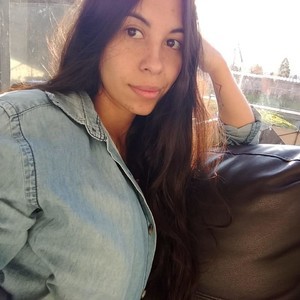 Leeloo_pink naked before webcam in live video chat