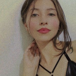 Leslie_pepper naked before webcam in live video chat