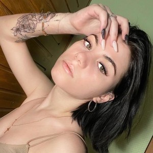Lika_Price naked before webcam in live video chat