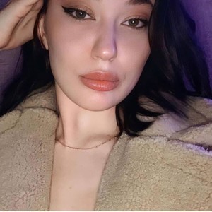 LinaBaster naked before webcam in live video chat
