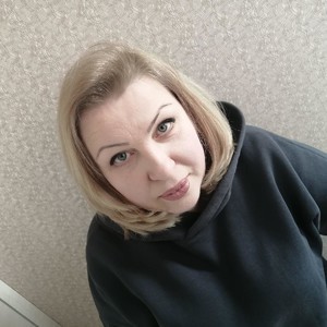 LindaXDream naked before webcam in live video chat