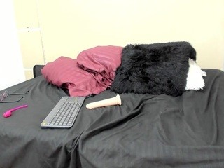 lisa-jam naked on cam. Free Live Sex Chat Room
