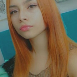 LittleRed2u naked before webcam in live video chat