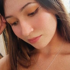 Lovely_lily20 naked before webcam in live video chat