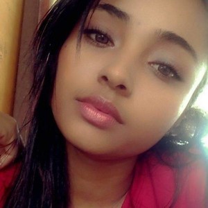 Luciana_ray naked before webcam in live video chat