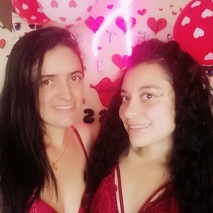 Luna_Venus naked before webcam in live video chat