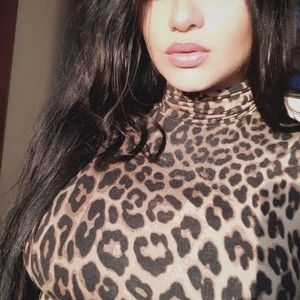 Mapis_hot naked before webcam in live video chat