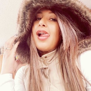 Maria_paz_20 naked before webcam in live video chat