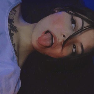 Megan_ag naked before webcam in live video chat