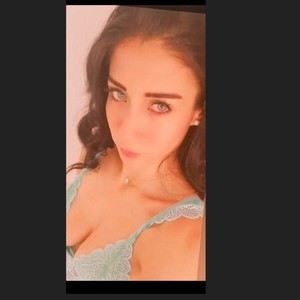 Meganntaylorr naked before webcam in live video chat