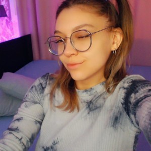 MelissaFoster naked before webcam in live video chat