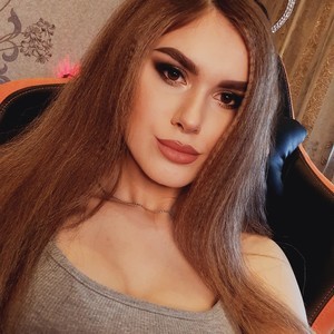 mia62 naked before webcam in live video chat