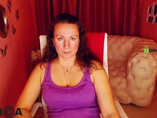 Miss Sarah naked on cam. Free Live Sex Chat Room