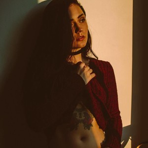 MousseSg naked before webcam in live video chat