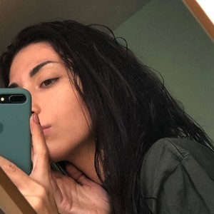 msVanell0pe69 naked before webcam in live video chat