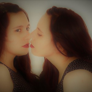 Nati_Squirt4U naked before webcam in live video chat