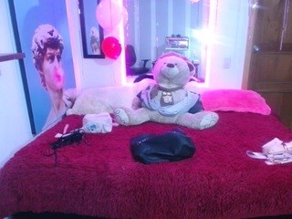 pinnky31 naked on cam. Free Live Sex Chat Room