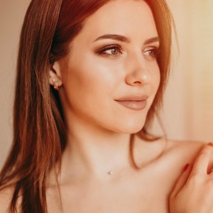 PolinaPorter naked before webcam in live video chat