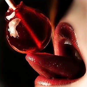 RedSweet naked before webcam in live video chat