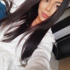 Rose4Lucy naked before webcam in live video chat