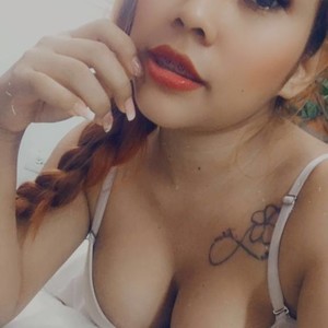 Rosee_ naked before webcam in live video chat
