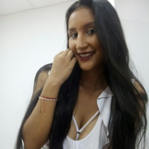 Rosse_sweet naked before webcam in live video chat