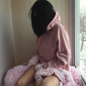 SaevaLina naked before webcam in live video chat